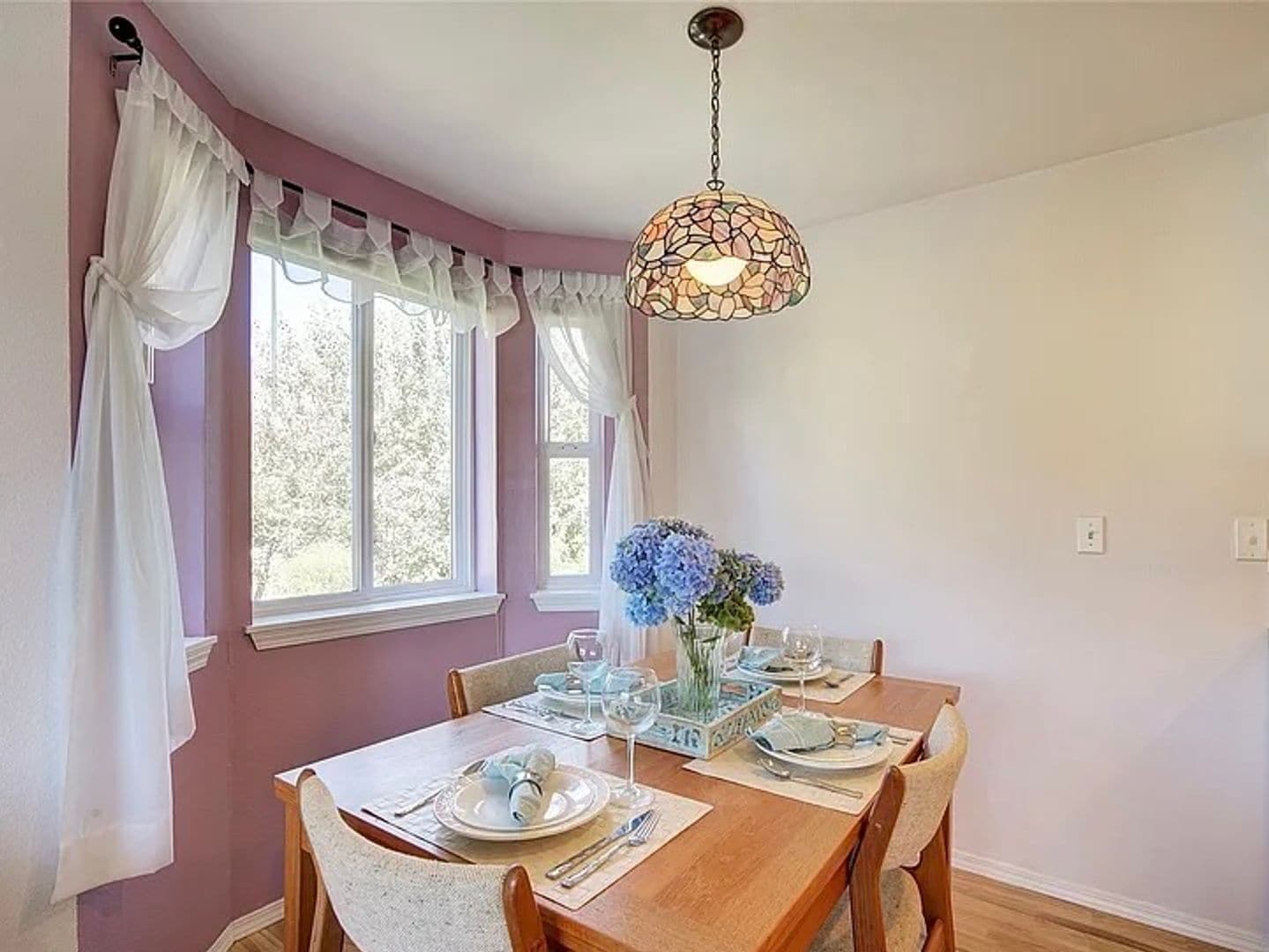 Building Photo - Must See Ballard Condo!!!