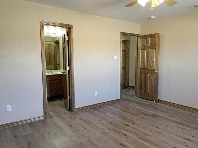 Building Photo - 3120 Conveyor Dr