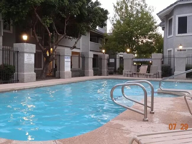 Building Photo - 2910 W Marconi Ave