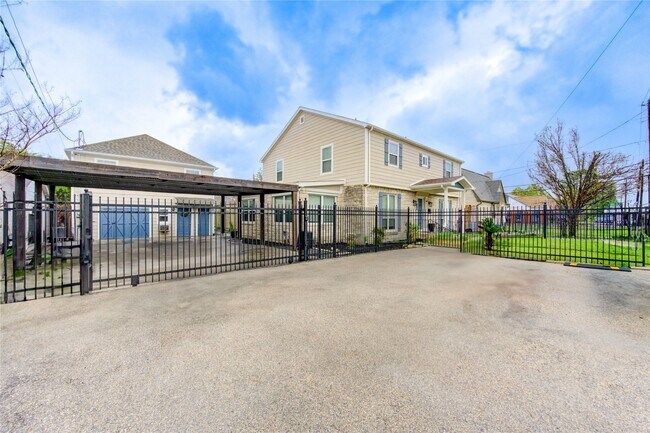 Building Photo - 5205 Irvington Blvd