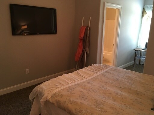 Building Photo - West End