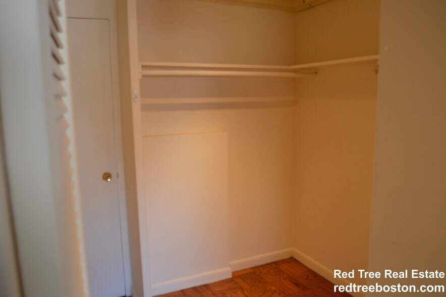 Building Photo - 101 Monmouth St