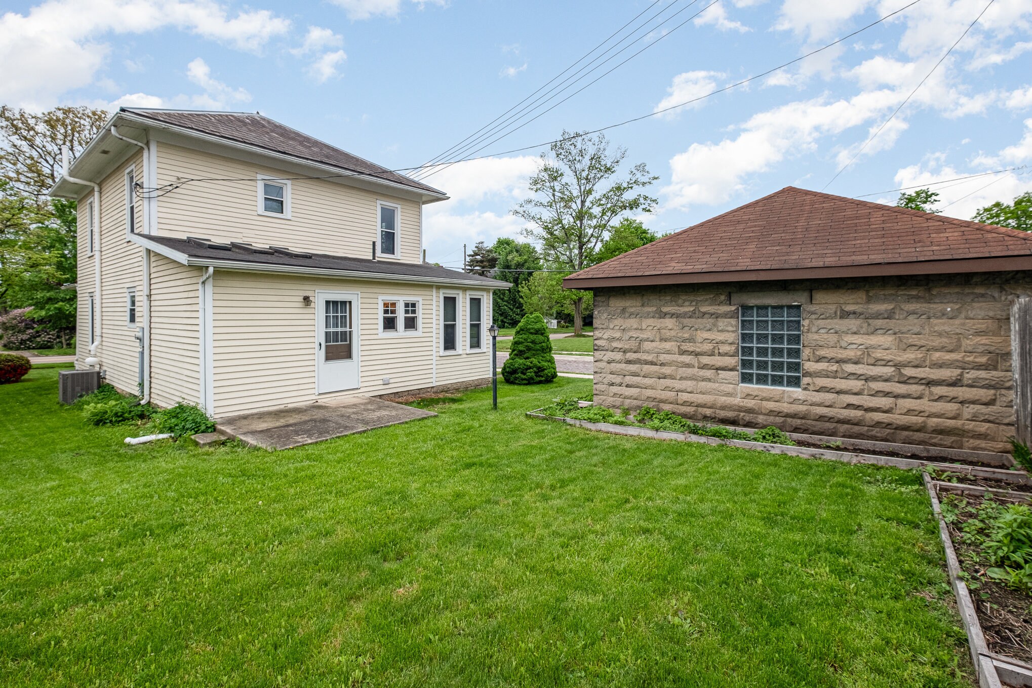 Building Photo - 601 E Gambier St