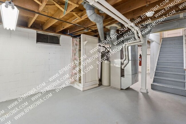 Building Photo - 1206 Amos Ave