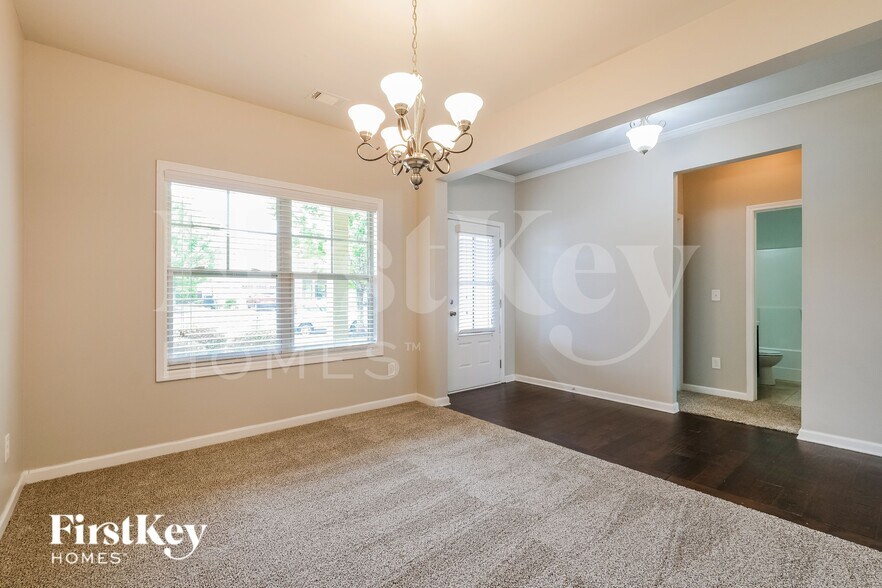Building Photo - 4475 Clubside Dr