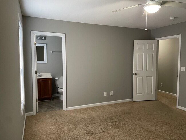 Building Photo - 3 BDRM 2 BA HOME BUILT IN 2004, 1208 SQ FT...