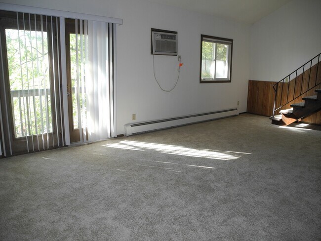 Building Photo - 213 W Beltline Hwy