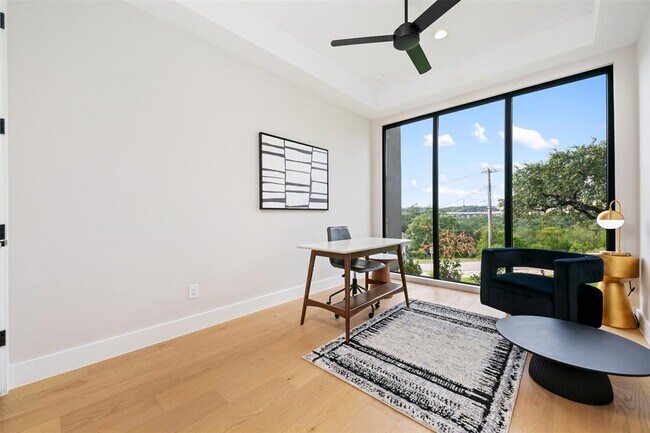 Building Photo - 13701 Montview Dr