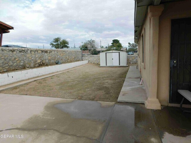 Building Photo - 7423 Mojave Dr