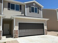 Building Photo - Cedar City 3 Bed | 2 Bath | 2 Car Townhome