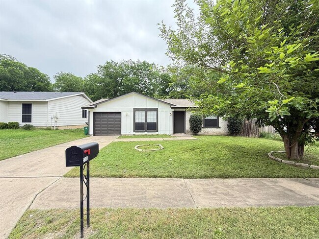 Building Photo - 5105 Pepper Ln
