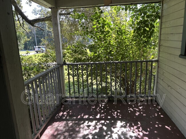 Building Photo - 2246 SE 3rd Ave