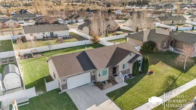 Building Photo - Charming 4-Bedroom Home for Rent in Ammon, ID!