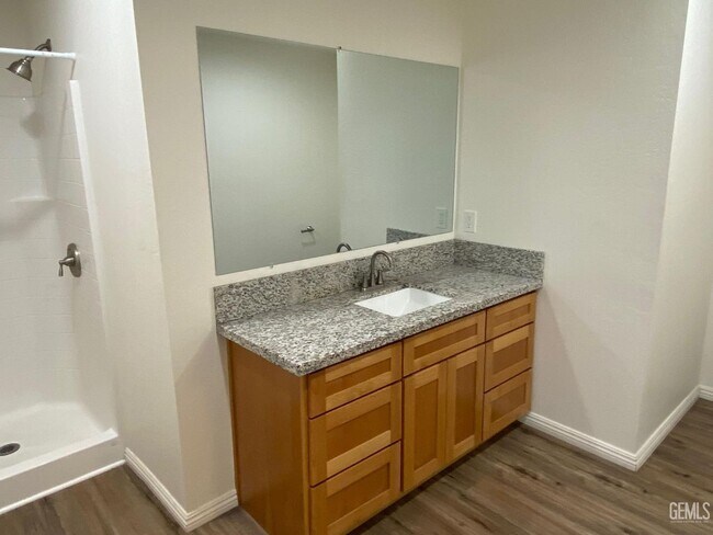 Building Photo - 3805 Phaffle Dr