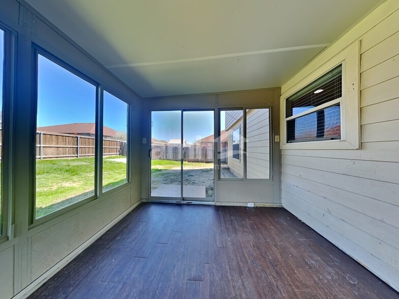 Building Photo - 111 Maned Dr