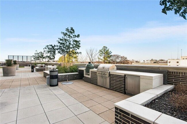 Building Photo - 788 West Marietta St NW