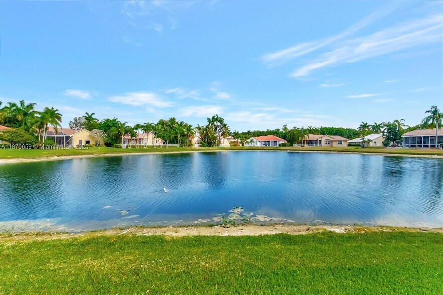 Building Photo - 19314 King Palm Ct