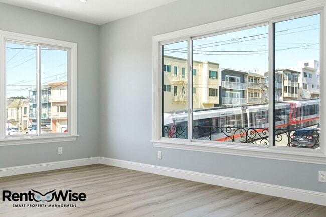 Building Photo - 1401 39th Ave