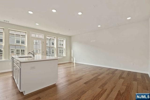 Building Photo - 7 Leahy Dr