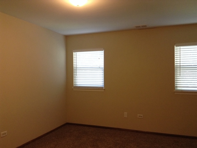 Building Photo - 3826 Hennepin Ct