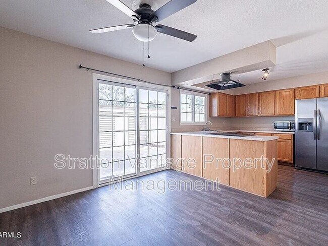 Building Photo - 6526 S McAllister Ave