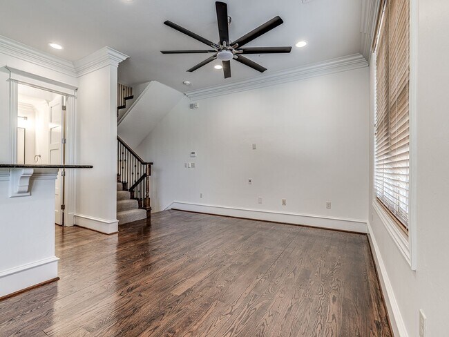 Building Photo - Beautiful Downtown OKC Townhouse
