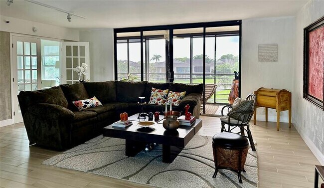 Building Photo - 7582 Regency Lake Dr