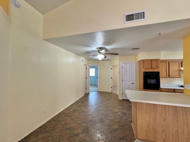 Building Photo - 3905 Raymond Ave
