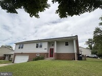 Building Photo - 1205 Kings Tree Dr