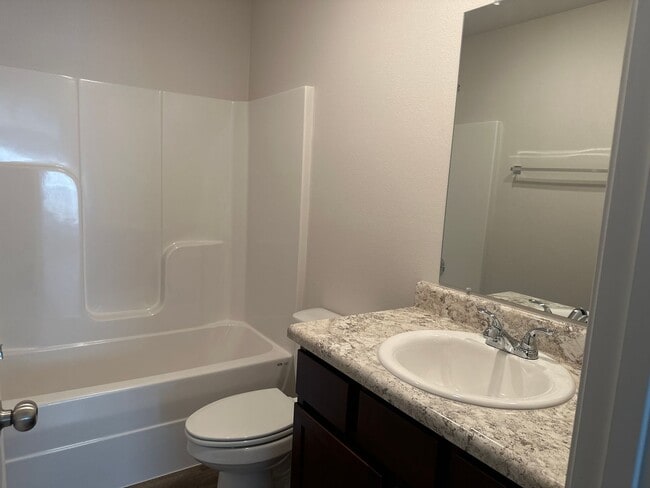 Building Photo - Now Pre-Leasing — Comfortable 3 Bedroom Living in Barberry Court