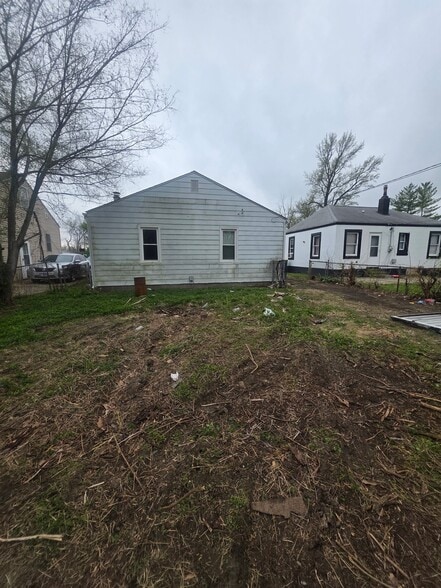 Building Photo - 1828 W Leafland Ave