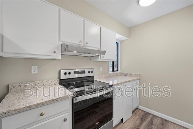 Building Photo - 1504 Benjamin Pkwy