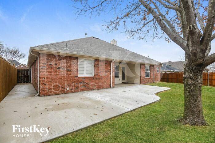 Building Photo - 5500 Milford Dr