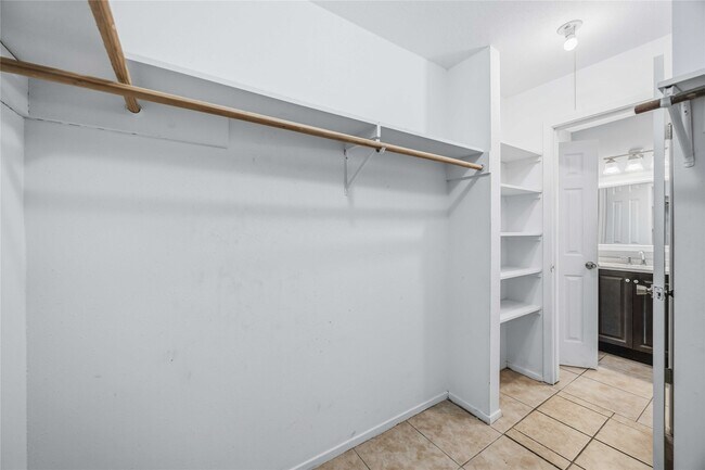 Building Photo - 16702 Quail Meadow Dr