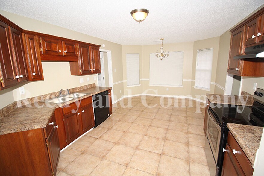Building Photo - 6612 Dawnhill Rd