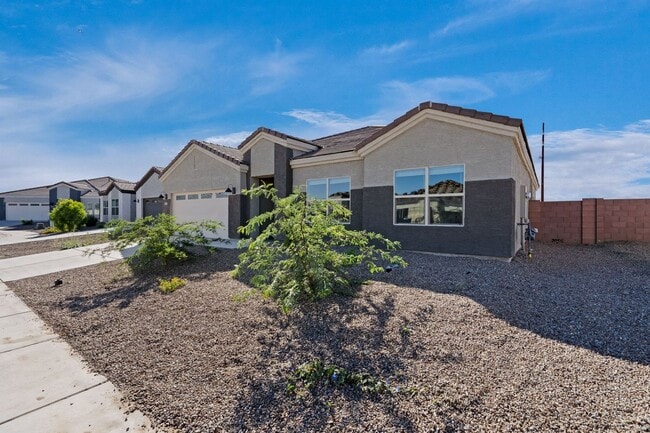 Building Photo - 12437 W Old Farm Dr