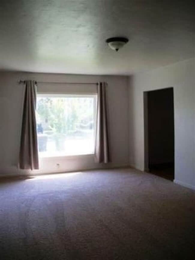 Building Photo - CUTE HOME IN EAST SACRAMENTO!!