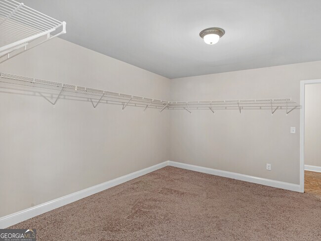 Building Photo - 185 Regency Pl