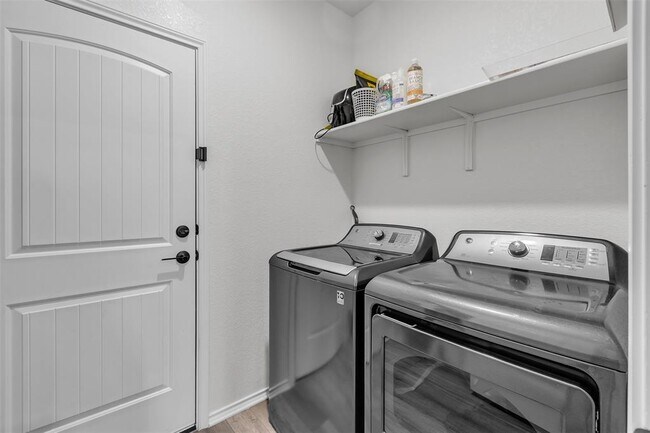 Building Photo - 116 Benmyrtle Trl