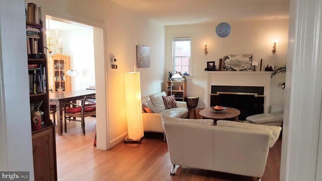 Building Photo - 4440 Albemarle St NW