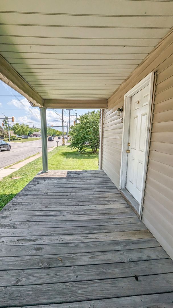 Building Photo - PRELEASING for AUGUST! Close to Campus; In-Unit Washer and Dryer