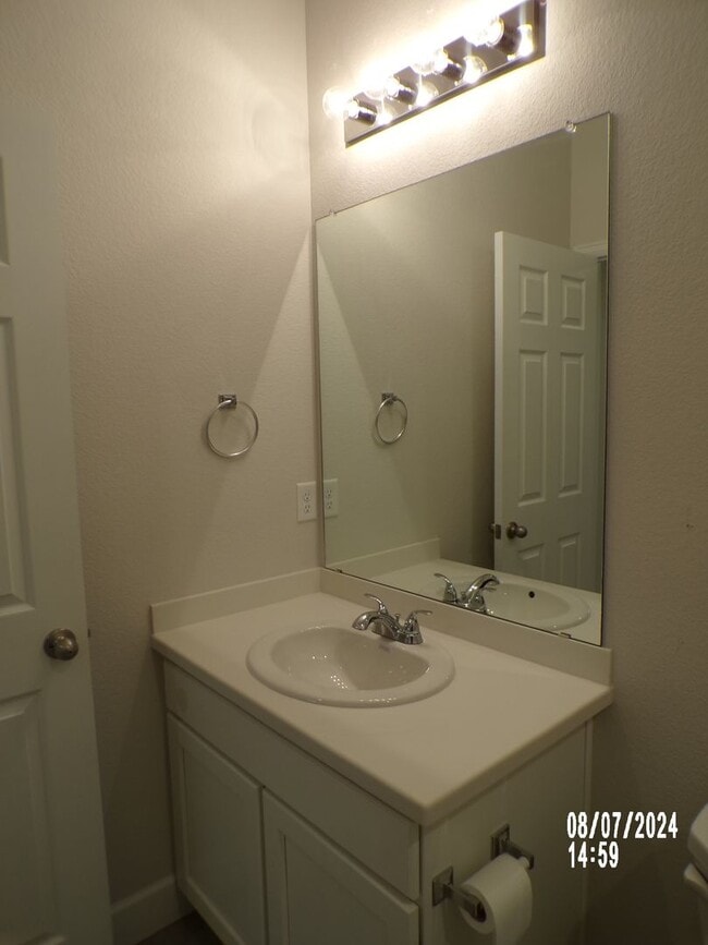 Building Photo - Stunning Home in Castle Rock 4Bedrooms 3.5 Bathrooms!