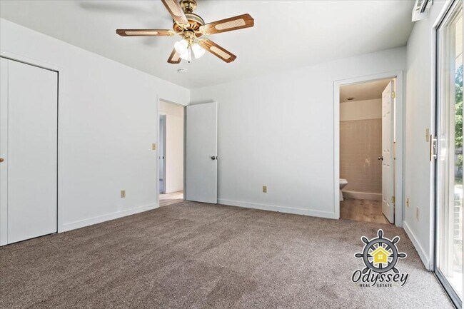 Building Photo - 2066 E 10095 S