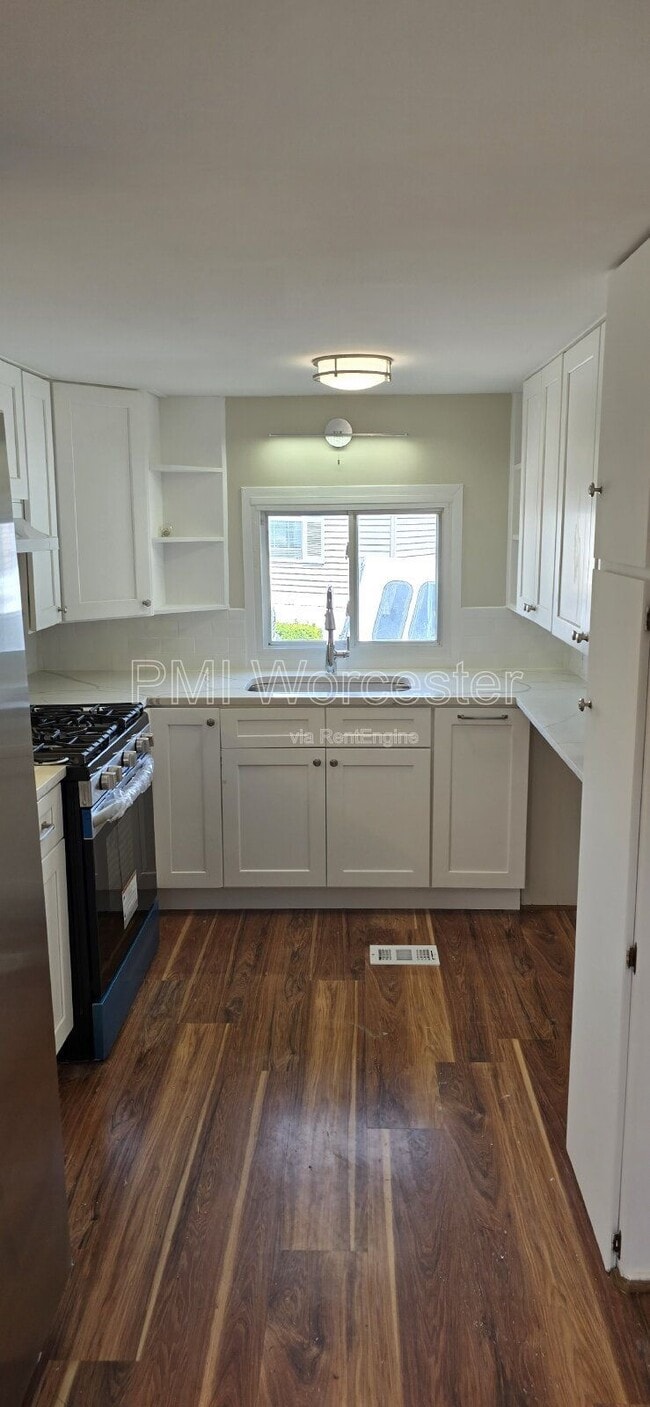 Building Photo - 17 Washington St