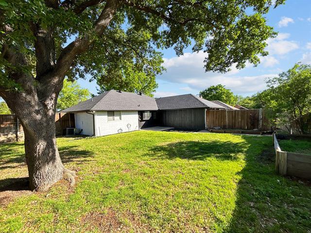 Building Photo - 301 Barclay Ave