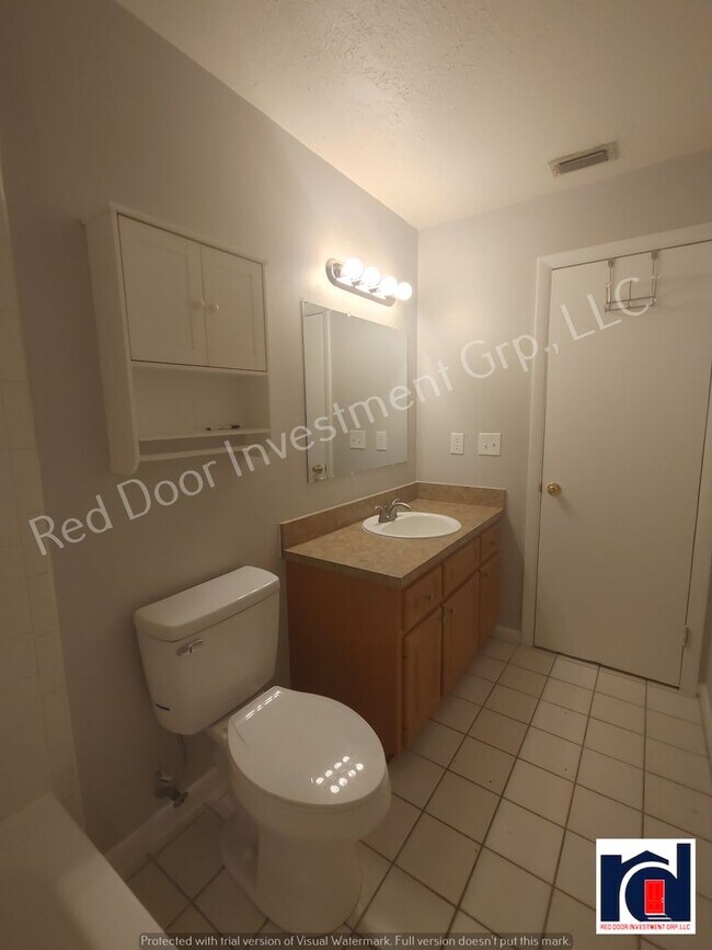 Building Photo - Renovated 2 Bedroom 1 Bath Quadplex-Ocala!