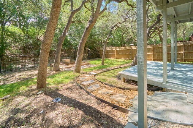 Building Photo - Mission Ridge beauty-4 bedroom 3 1/2 bath-...