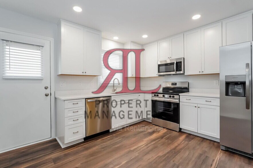 Building Photo - 1869 Drew Ave