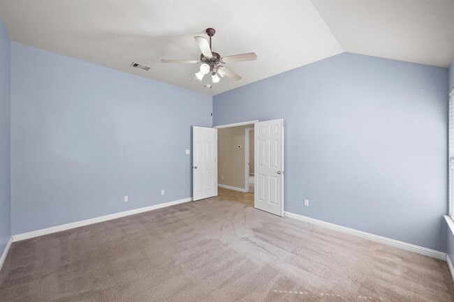Building Photo - 10409 Yellowstone Dr