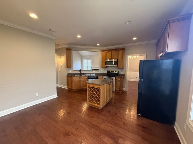 Building Photo - Well Maintained One Level Home in Gardens at Gatewood